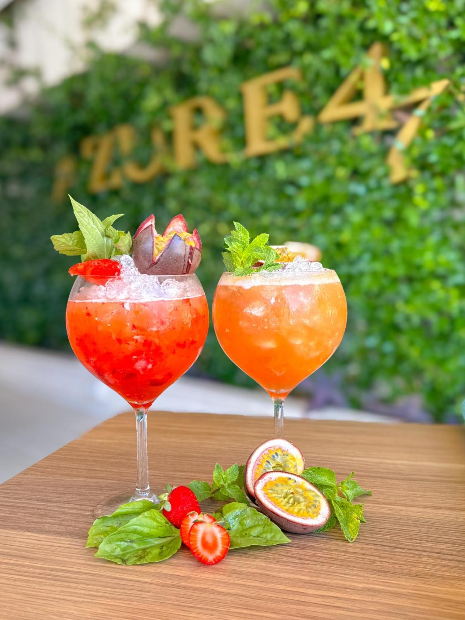 Amarande (Adults Only) Hotel Ayia Napa Luaran gambar A strawberry bellini (left) and a bellini with passionfruit